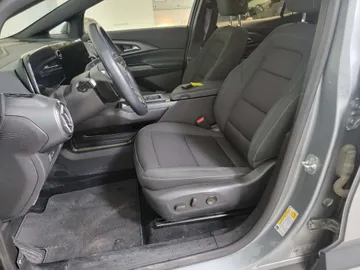 2025 Chevrolet Equinox EV - image 8