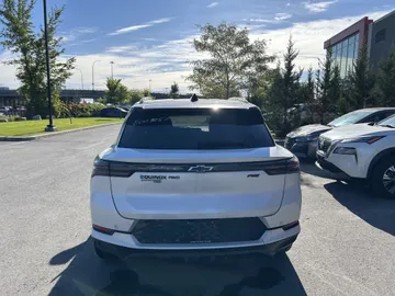 2024 Chevrolet Equinox EV - image 6