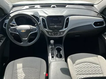 2024 Chevrolet Equinox - image 8