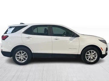 2024 Chevrolet Equinox - image 9