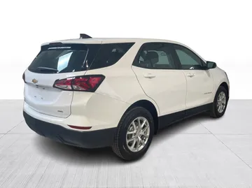 2024 Chevrolet Equinox - image 8