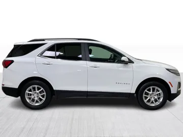 2024 Chevrolet Equinox - image 9