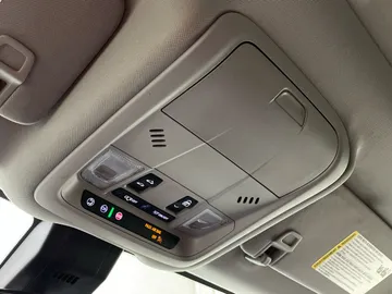 2022 Chevrolet Equinox - image 17