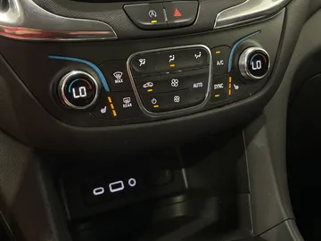 2022 Chevrolet Equinox - image 23