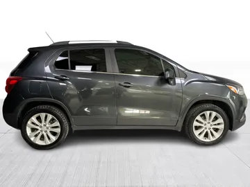 2018 Chevrolet Trax - image 2