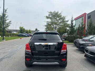 2020 Chevrolet Trax - image 6