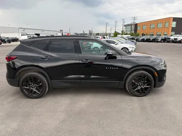 2019 Chevrolet Blazer - image 4