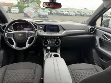 2019 Chevrolet Blazer - image 12