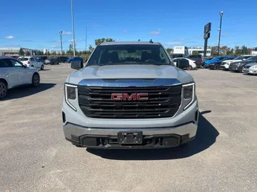 2024 GMC Sierra 1500 - image 2