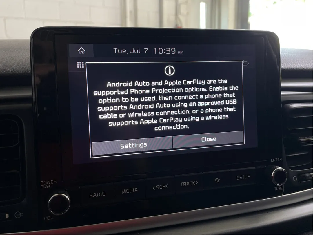2023 Kia Rio 5-door — photo 6