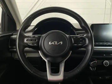 2023 Kia Rio 5-door - image 17