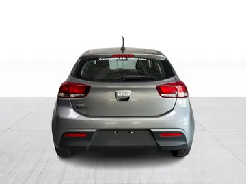 2023 Kia Rio 5-door - image 12