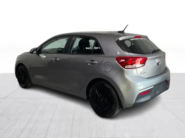 2023 Kia Rio 5-door - image 11