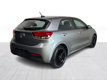2023 Kia Rio 5-door - image 14