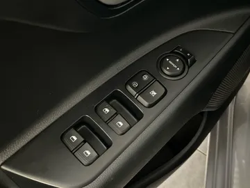 2023 Kia Rio 5-door - image 20
