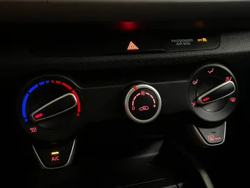 2023 Kia Rio 5-door - image 19