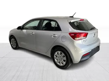 2021 Kia Rio 5 - image 6
