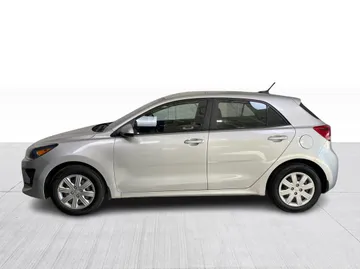 2021 Kia Rio 5 - image 4