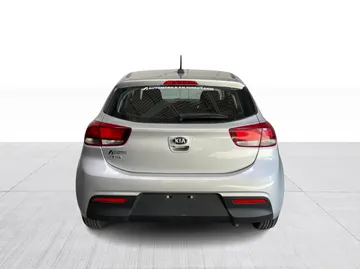 2021 Kia Rio 5 - image 7