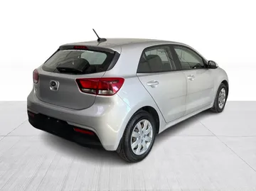 2021 Kia Rio 5 - image 8