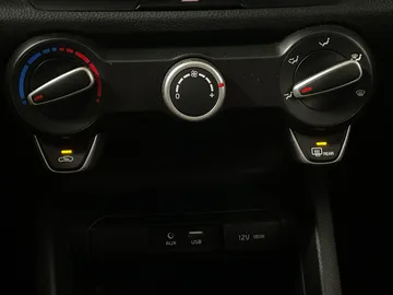 2020 Kia Rio 5-door - image 21
