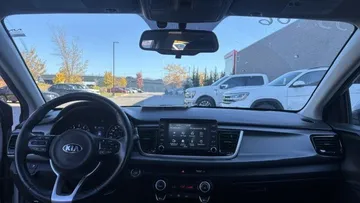 2018 Kia Rio 5 - image 8