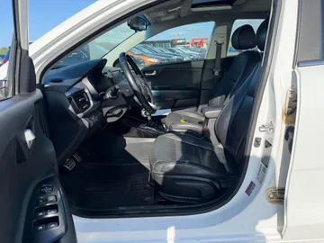 2018 Kia Rio 5-door - image 8