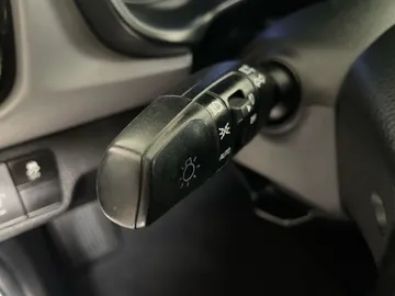 2018 Kia Rio 5 - image 20