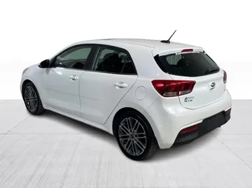 2018 Kia Rio 5 - image 12