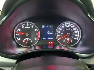 2018 Kia Rio 5 - image 18