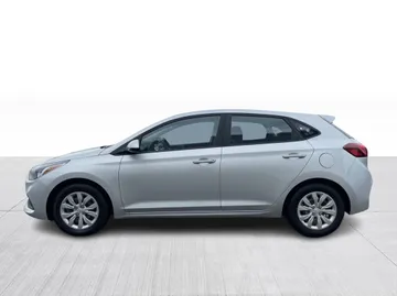 2020 Hyundai Accent - image 8