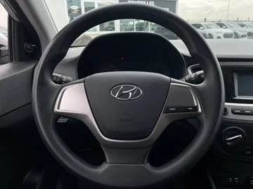 2020 Hyundai Accent - image 15