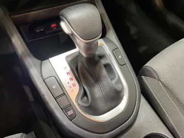 2024 Kia Forte - image 23
