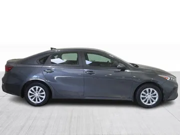 2024 Kia Forte - image 2