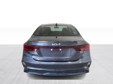 2024 Kia Forte - image 12