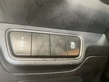 2024 Kia Forte - image 25