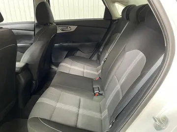 2022 Kia Forte - image 15