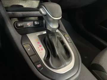 2022 Kia Forte - image 22