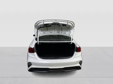 2022 Kia Forte - image 13