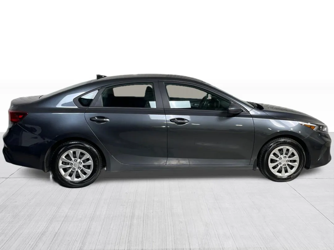 2023 Kia Forte for sale - photo 2