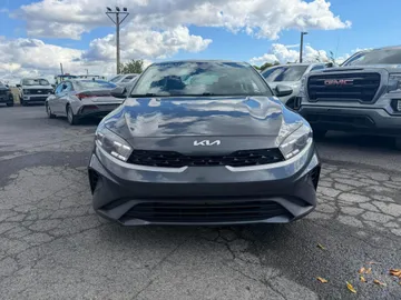 2023 Kia Forte - image 2