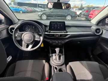 2023 Kia Forte - image 9