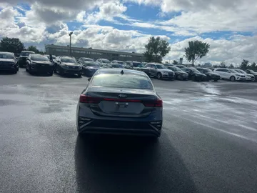 2020 Kia Forte - image 6