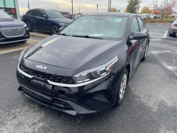 2022 Kia Forte - image 3