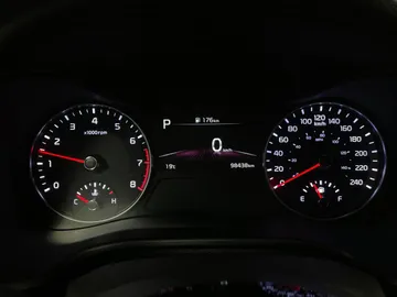 2023 Kia Forte - image 17