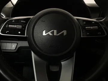 2023 Kia Forte - image 16