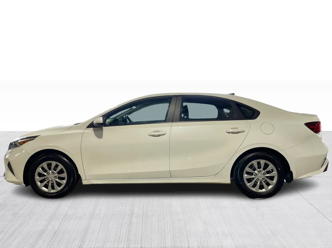 2024 Kia Forte — photo 8