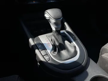 2024 Kia Forte - image 22