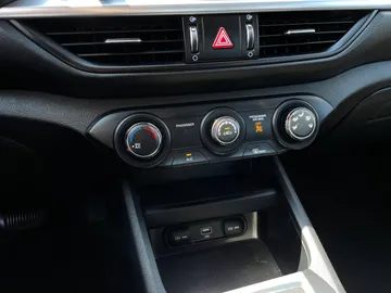2024 Kia Forte - image 19