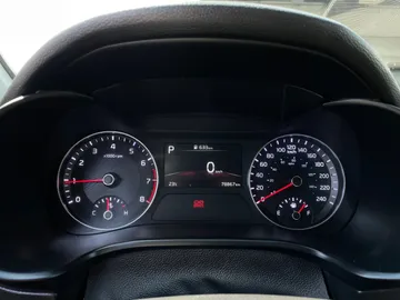 2024 Kia Forte - image 15